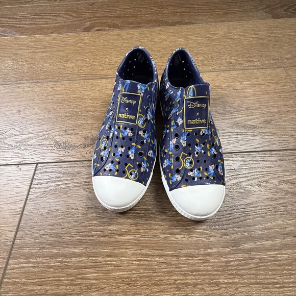 Native x Disney 50th Anniversary Walt Disney World Jefferson Shoes, Size 3 - Picture 2 of 10